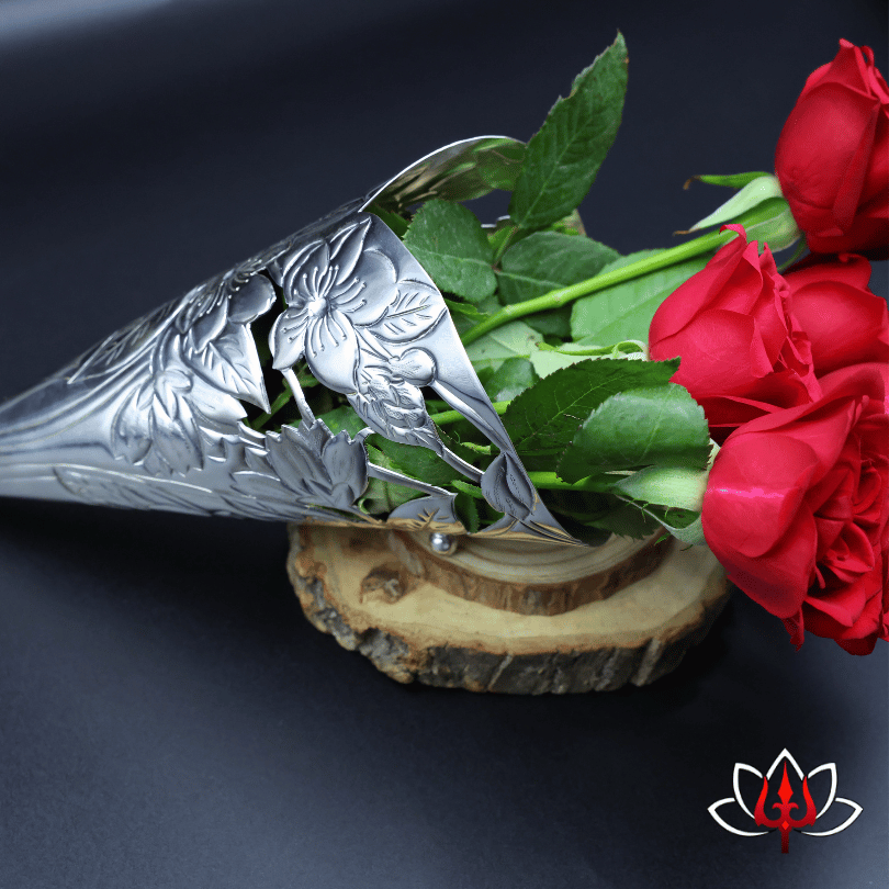 Exquisite Silver Flower Bouquet – A Symbol of Eternal Elegance