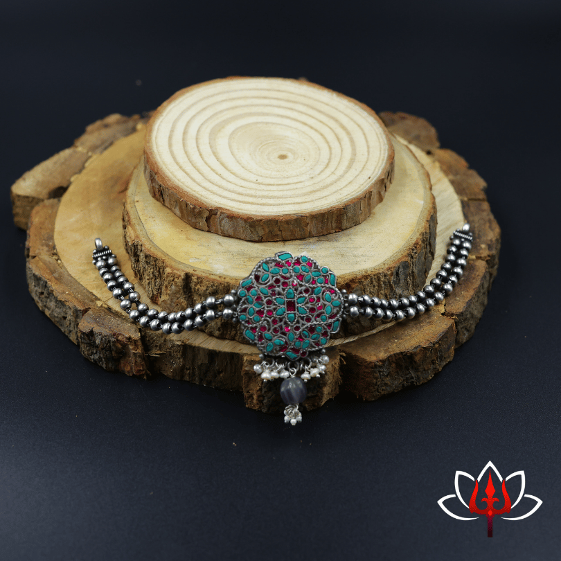 Exquisite Silver Choker with Intricate Gemstone Design