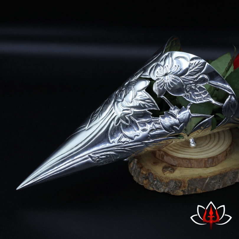 Exquisite Silver Flower Bouquet – A Symbol of Eternal Elegance