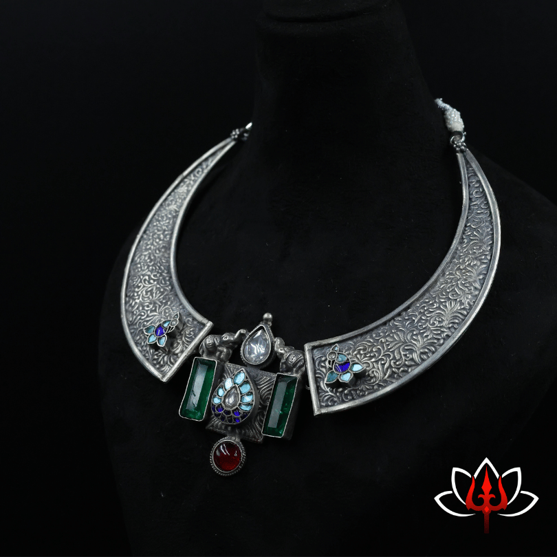 Regal Silver Necklace with Earrings