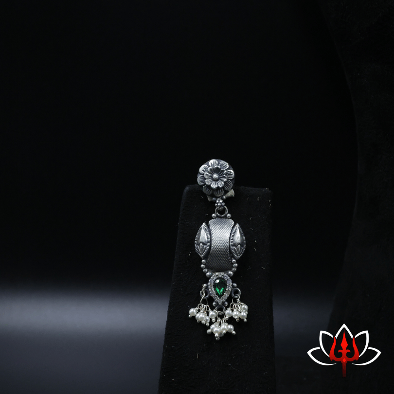 Exquisite Silver Necklace Set with Green stone Accents