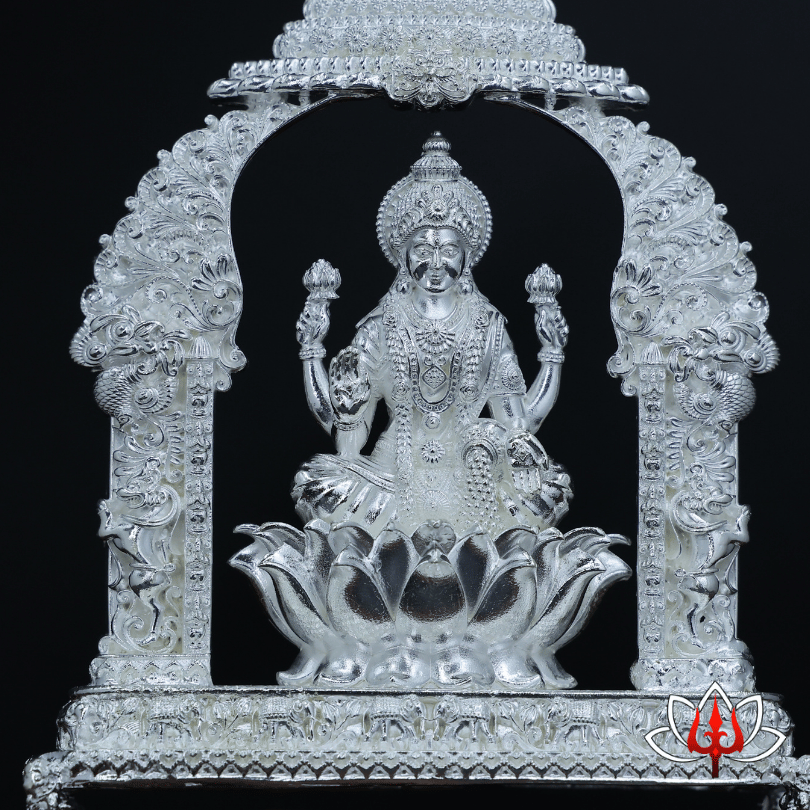 Exquisite Silver Goddess Lakshmi Idol – Symbol of Wealth & Prosperity