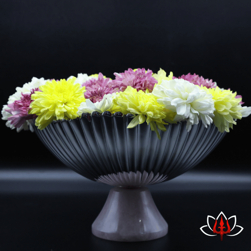 Elegant Silver Flower Bowl with Rose Quartz Base – A Fusion of Luxury & Serenity