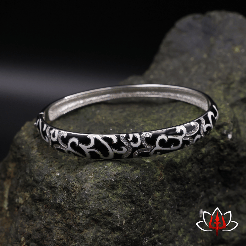silver enamel painted bracelet/kada
